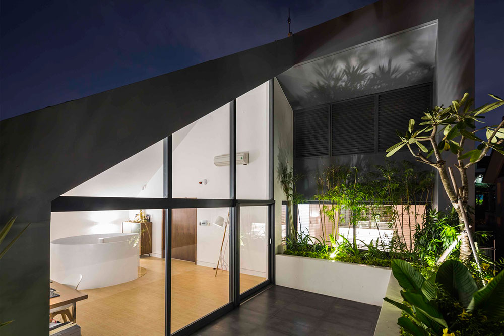 Mẫu thiết kế nhà phố 3 tầng hình vuông tránh nắng hướng Tây