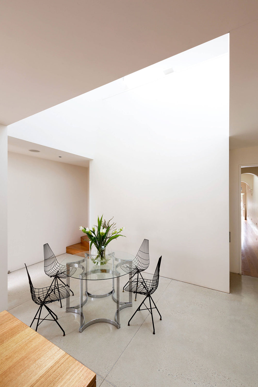 Mẫu thiết kế nhà phố 2 tầng trên diện tích 260m2 ngập tràn màu xanh